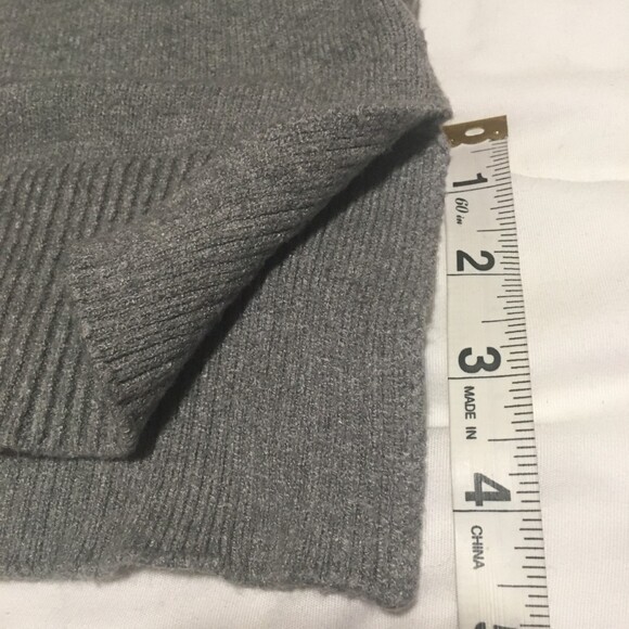 ✨️3 For $20✨️  Women M gray turtleneck long sweater Oversize CoastalGrandma 90s - Picture 8 of 8